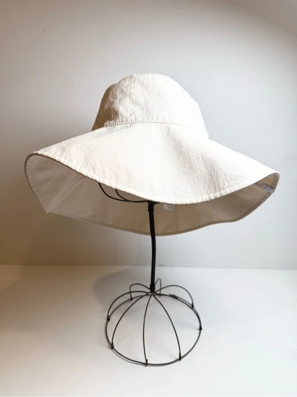 Lululemon wide brim floppy Hat S/M
